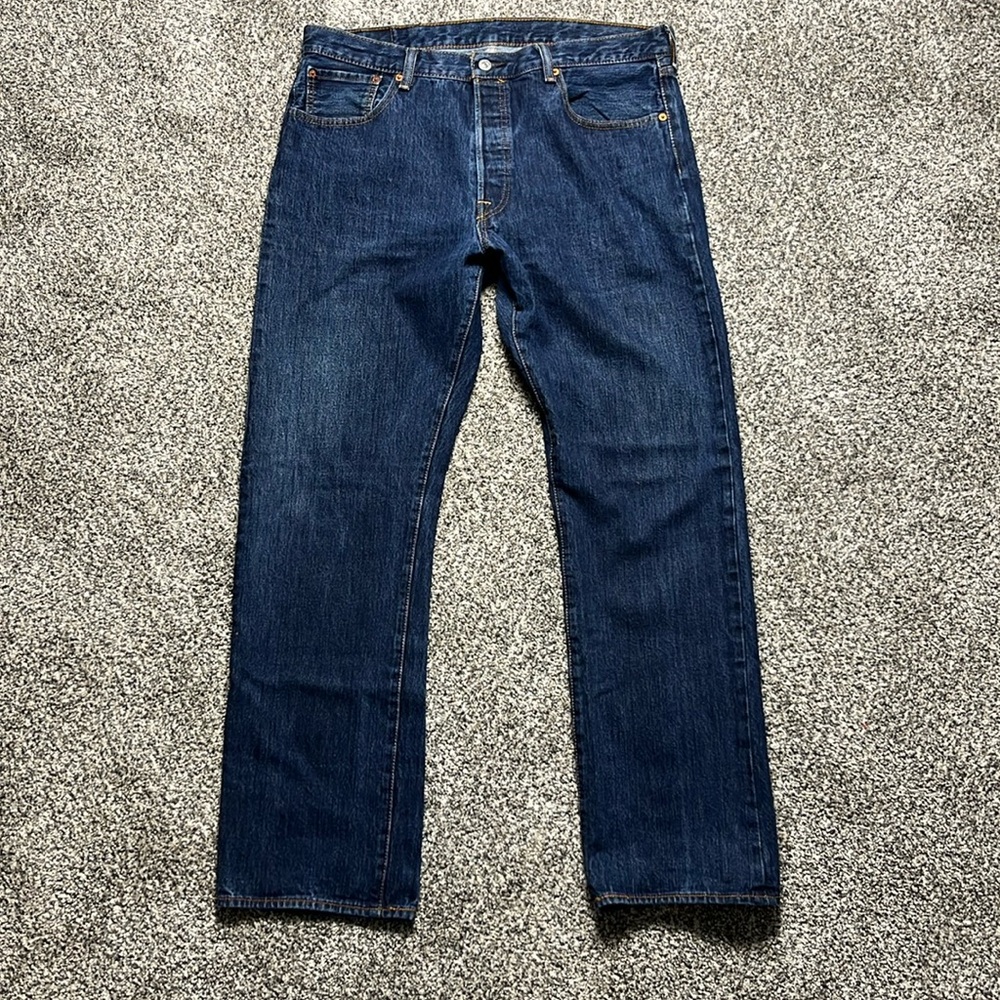 Vintage Levi’s 501 Men’s Button Fly 100% Cotton Denim Jeans Size 38 X 34 (Tag)